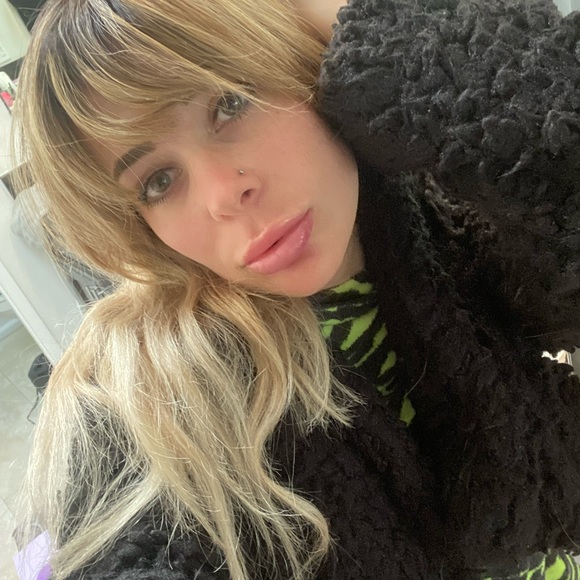 Meet your Posher, Raquel - Picture 3 of 13